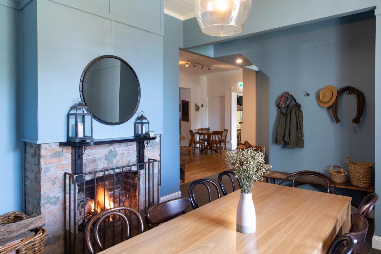 Отель Robertson Public House And Kitchen Экстерьер фото