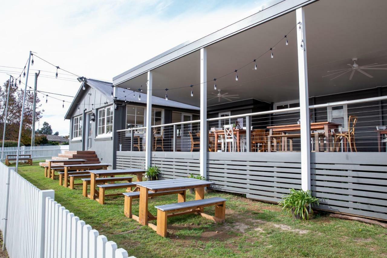 Отель Robertson Public House And Kitchen Экстерьер фото